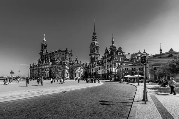 DRESDEN, GERMANY - APRIL 24, 2019: Castle-residence of princes o — Stock Photo, Image