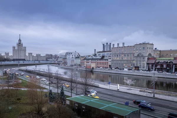 Moskova, Rusya - 11 Aralık 2019: Merkezdeki Zaryadye Parkı — Stok fotoğraf