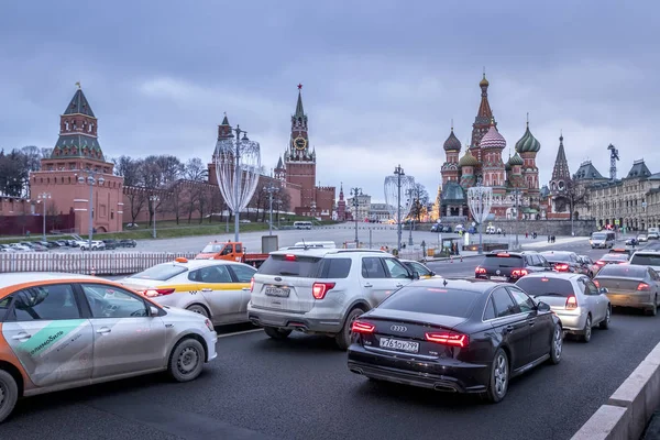 МОСКВА, РОССИЯ - 11 ДЕКАБРЯ 2019 года: Пробка под Москвой — стоковое фото