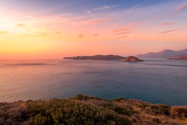 Dawn on the island of Crete with view to Spinalonga, sea coast, — Stock Photo, Image