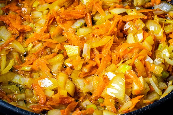 Gemüse Einer Pfanne Gedünstet Kochprozess Veganes Essen Gebratene Zwiebeln Und — Stockfoto