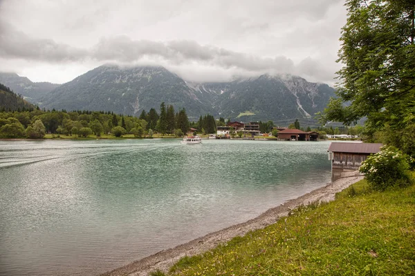 Schöne landschaft rund um den heiterwanger see, Österreich — Stockfoto