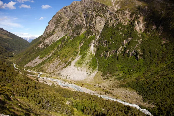 Красива Долина в швейцарських Альпах — стокове фото