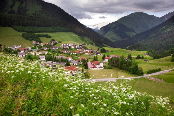 Úžasné alpské scenérie z Berwang, Rakousko — Stock fotografie