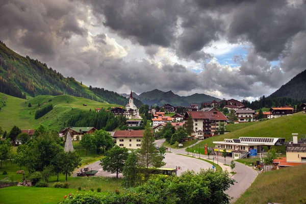 Úžasné alpské scenérie z Berwang, Rakousko — Stock fotografie