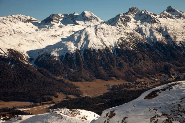 Traumhafte berglandschaft von st. moritz, schweiz — Stockfoto