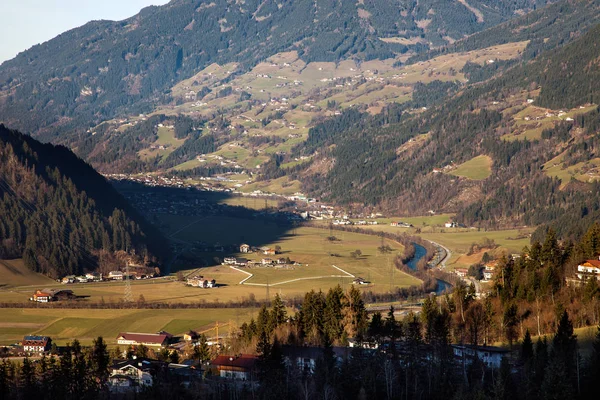 Hermoso paisaje de montaña en Zell am Ziller, Austria — Foto de Stock