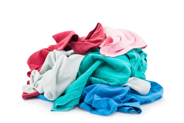 Hromada špinavého prádla izolovaná na bílém. — Stock fotografie