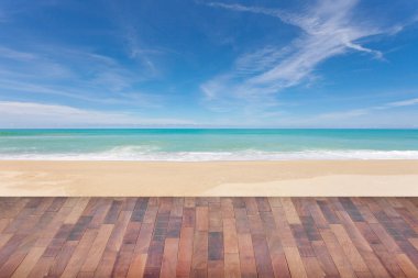 güzel mavi gökyüzü manzara için arka plan ile ahşap zemin.