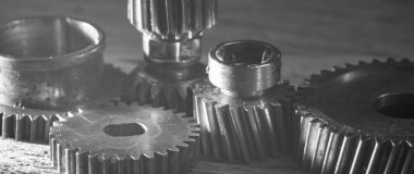 paslı metal Dişliler ve cogwheels makine parçaları.