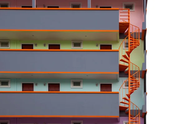 Escadaria em espiral do moderno edifício de apartamentos . — Fotografia de Stock