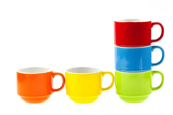 Tasses à café colorées isolées sur fond blanc . — Photo