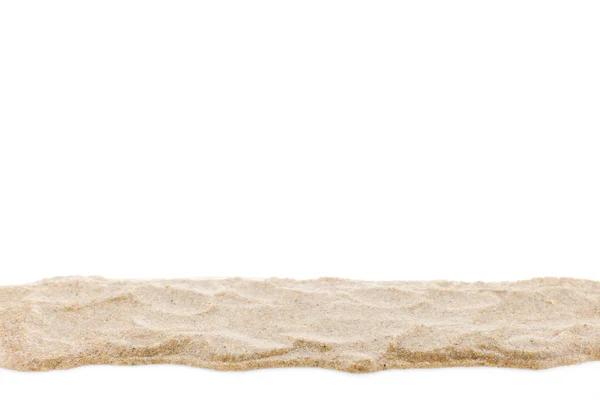 Beyaz arka plan üzerinde izole beyaz kum yığını 