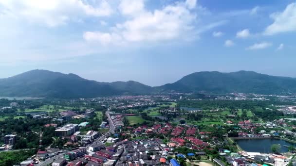 Hiperlapso Aéreo Vídeo Pequeña Ciudad Tailandia Cielo Azul Nubes Blancas — Vídeos de Stock