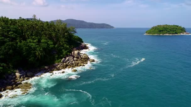 Vista Aérea Del Dron Volando Sobre Mar Tropical Hermosa Orilla — Vídeo de stock