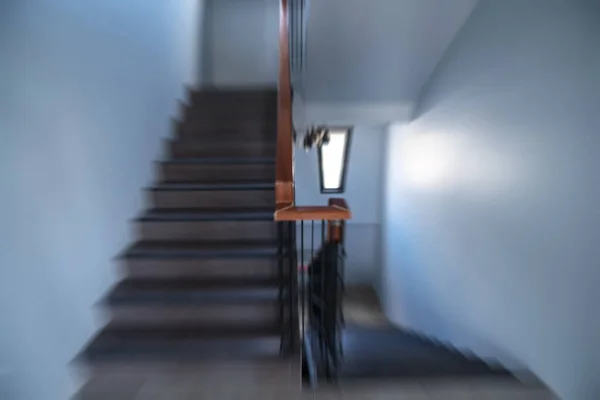 现代别墅楼梯豪宅的缩放运动模糊了抽象背景效果 — 图库照片
