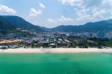 1 Mayıs 2020 'de Patong plajı Phuket Thailand plajı Covid-19 salgını sırasında kapatıldı.