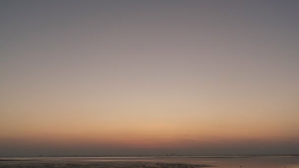 Timelapse Cielo Dramático Nubes Moviéndose Sobre Mar Tropical — Vídeo de stock