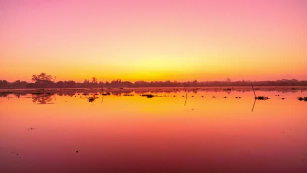 Paesaggio Timelapse Bella Alba Tramonto Cielo Sul Lago Con Luce — Video Stock