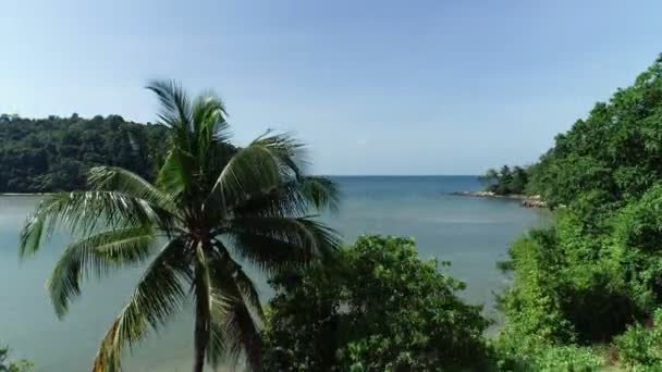 Vista Aérea Imágenes Aviones Tripulados Volando Alrededor Hermosa Isla Tropical — Vídeo de stock