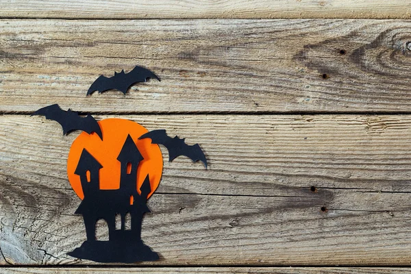 Halloween-Feiertag Hintergrund mit Burg, Mond und Fledermäuse geschnitten pape — Stockfoto