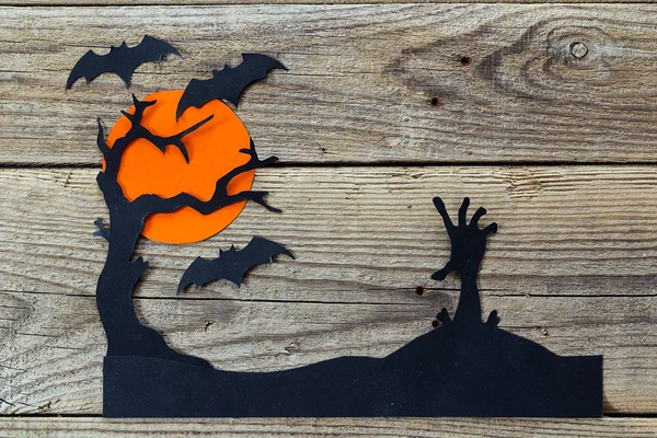 Halloween-Feiertag Hintergrund mit Zombies Hand, Baum und Fledermäuse cu — Stockfoto