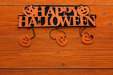 Dekoratif başlık ve kabaklar orang üzerinde Halloween arka plan