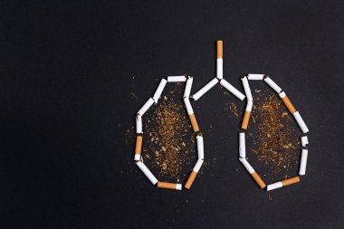 Sigara ve tütün akciğerler şeklinde siyah sırt üstü kırık