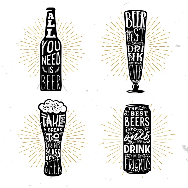 Dört bira temalı tipografik rozeti tırnak işareti kümesi 
