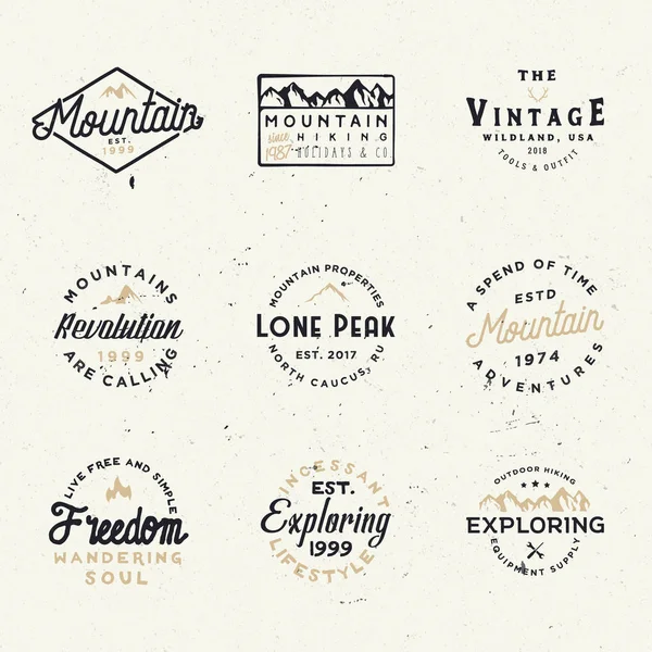 Emblemas retro mínimos, etiquetas vintage para projetos de branding, cartões — Vetor de Stock