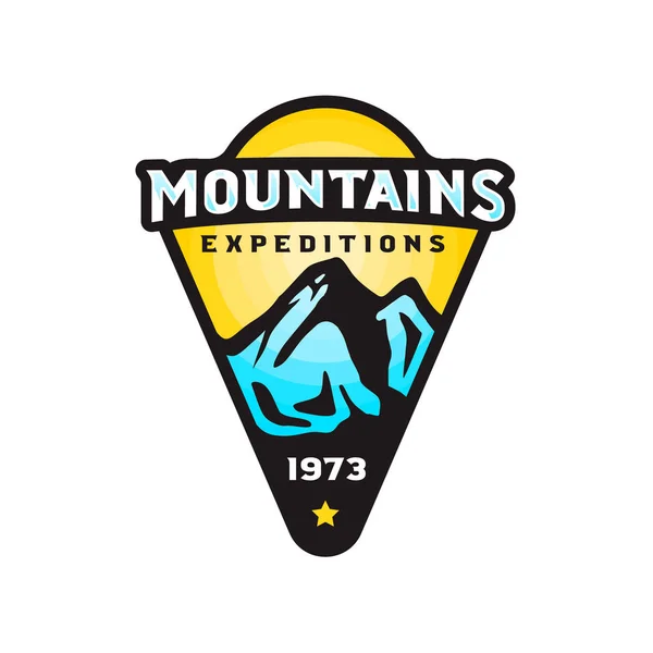 山远征标志徽章在现代多彩的样式 — 图库矢量图片