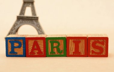 Paris kelime blok ahşap - seyahat kavramı üzerine