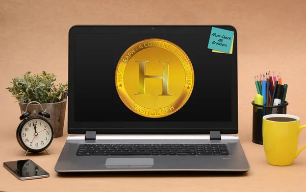 Nowy wzór monety Hashgraph na ekranie laptopa — Zdjęcie stockowe