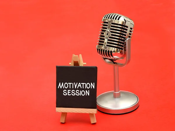 Motivasyonel geneli oturum metal mikrofon tasarım ile