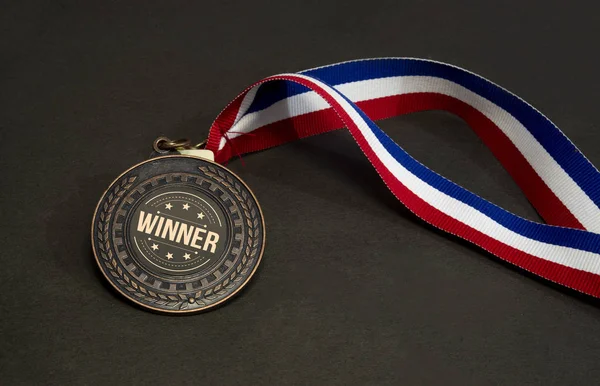 Medal zwycięzcy Widok z bliska z pieczęcią wewnątrz zwycięskiej koncepcji — Zdjęcie stockowe