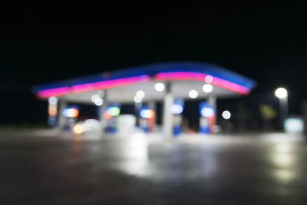 Burred de um posto de gasolina solitário . — Fotografia de Stock