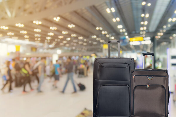 Группа багажа в терминале аэропорта
