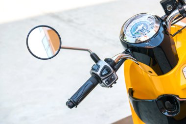 Dikiz aynası motosiklet.