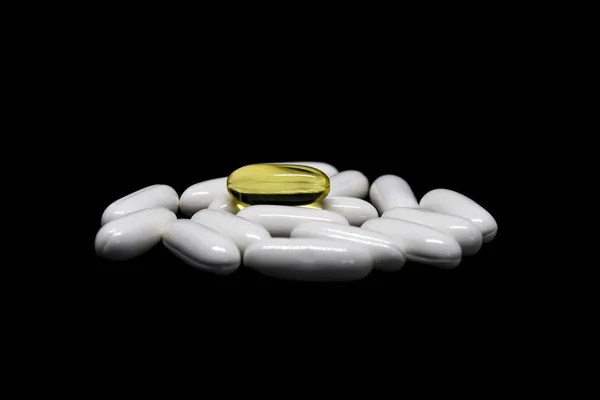 Medicamentos e comprimidos vitamínicos — Fotografia de Stock