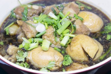 Yumurta ile komposto domuz eti