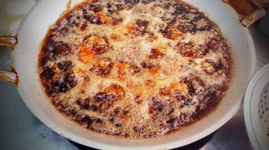 kaynar yağda kızartılmış tavuk