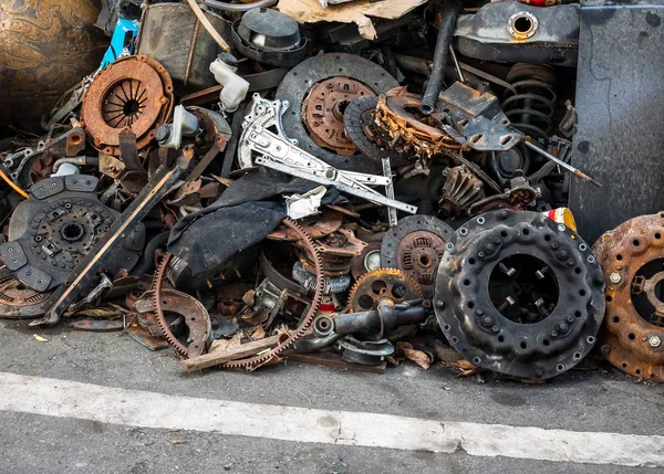Části hromadu starých aut — Stock fotografie
