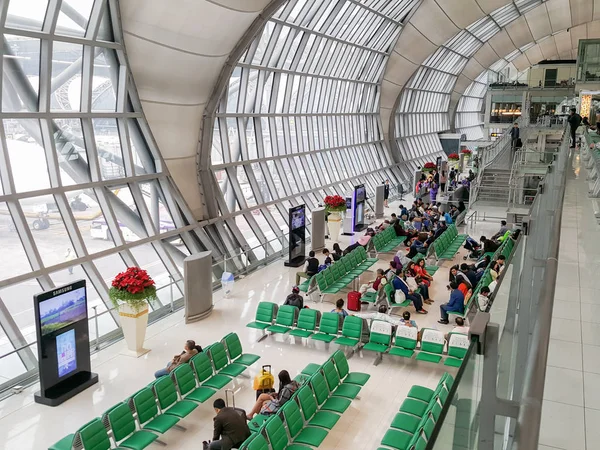 Terminal de salida en el aeropuerto de Suvarnabhumi . — Foto de Stock