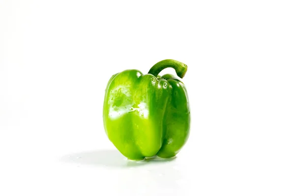 Duże Świeże Papryka Zielony Kolor Izolowany Białym Tle — Zdjęcie stockowe