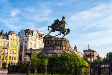 Bogdan Lehistan'a Anıtı