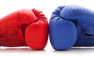 iki Boks eldiveni.