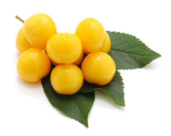 Yellow Sweet Cherries Leaves Isolated White Background — Stock Photo, Image