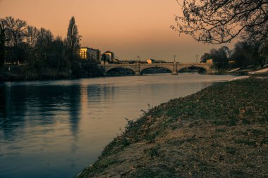 Köprü, turin Panoraması gün batımında