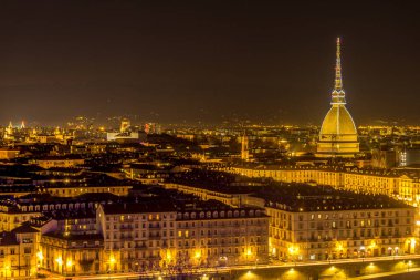 Turin Panoraması ile gece mole antonelliana