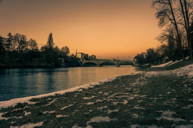 Köprü, turin Panoraması gün batımında